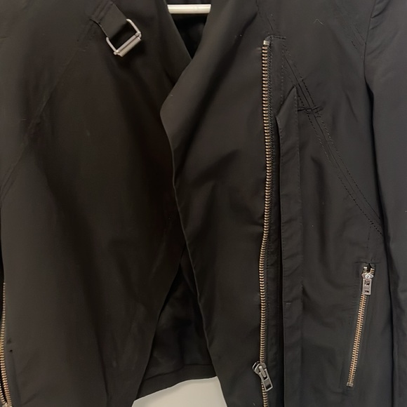 Helmut lang small black jacket. Great conditions. - Picture 3 of 4